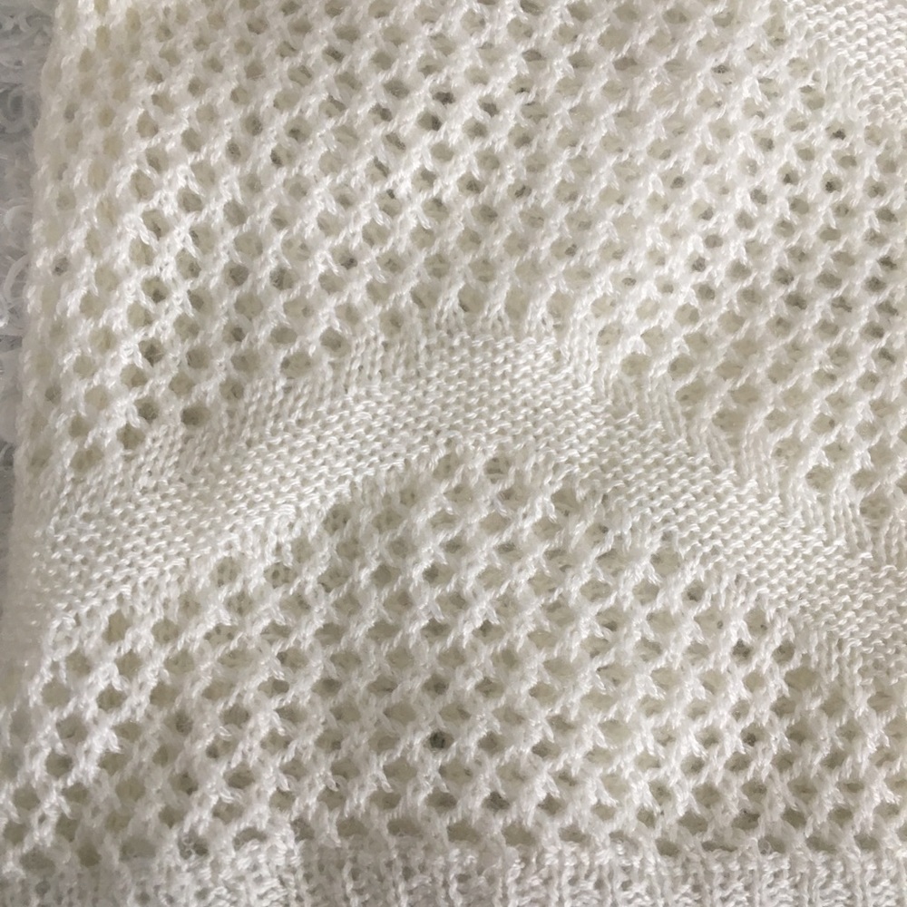 💥Host Pick💥Love Riche Open Knit Cropped Sweater Size Medium - Picture 6 of 7